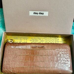 Miu Miu Zippy Wallet - Authentic
